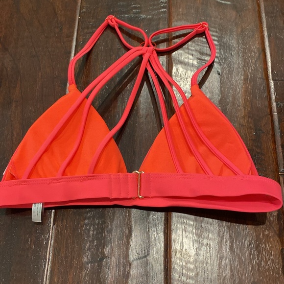 Ardene swimsuit top - Picture 2 of 3